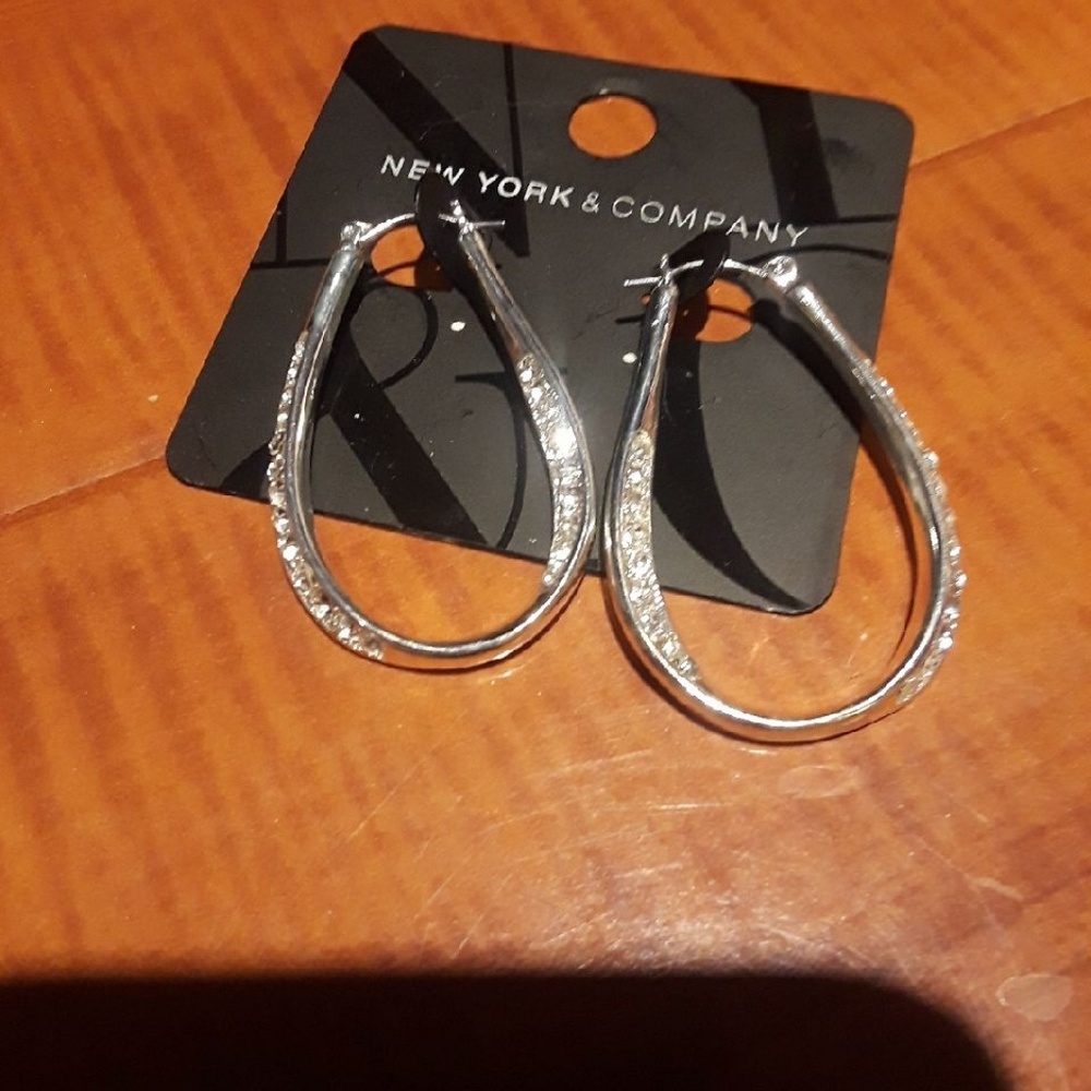 NEW Beautiful Hoop Earrings